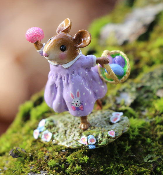 Wee Forest Folk M-574h Cupcake Treat for Mother, deals Daughter, Girlfriend - Retired Miniature Mouse Figurine